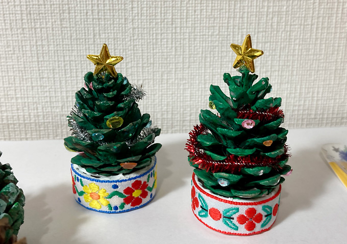 【工作】クリスマスツリーの作り方（松ぼっくり手作り）