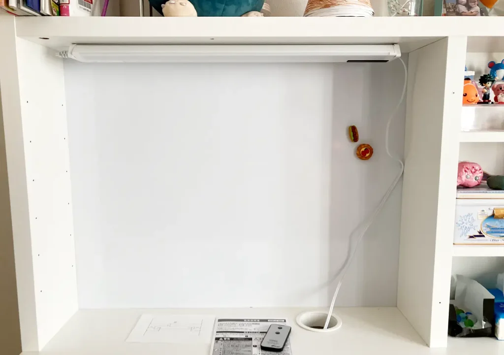 組立方／設置方法／イケア（IKEA)デスクライトの代用／オーム電気／LED_E-BrightSlim／明るい／