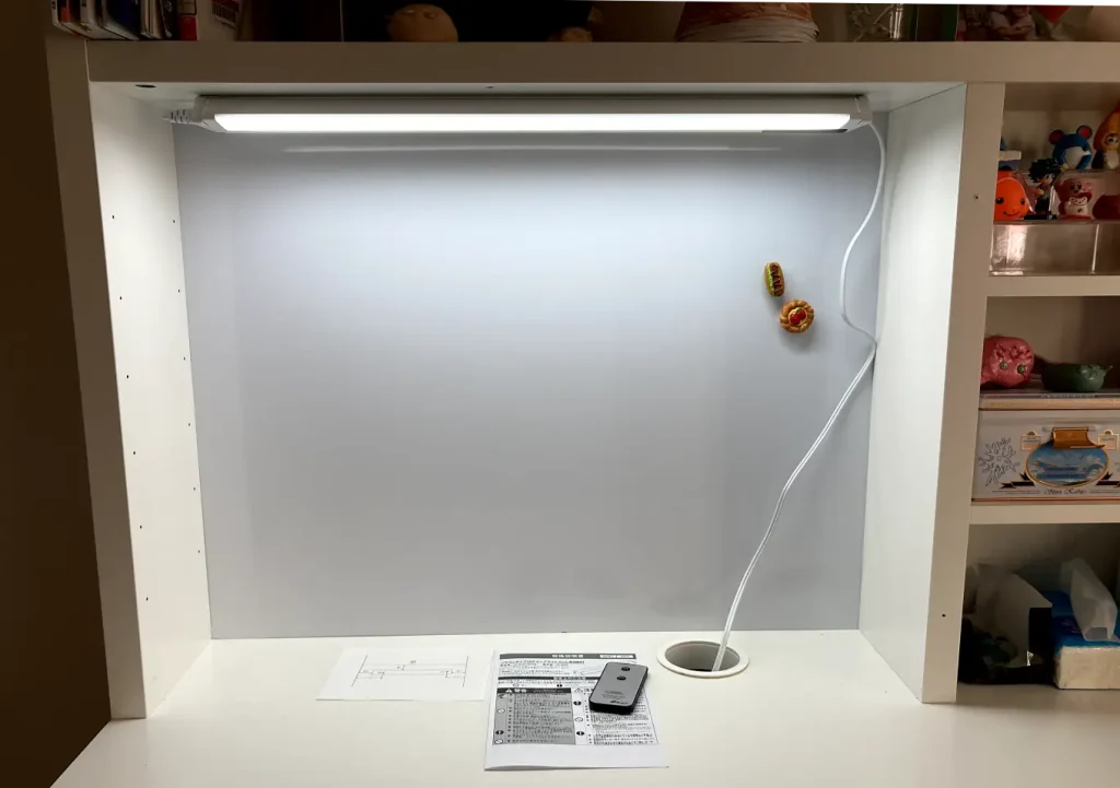 組立方／設置方法／イケア（IKEA)デスクライトの代用／オーム電気／LED_E-BrightSlim／明るい／