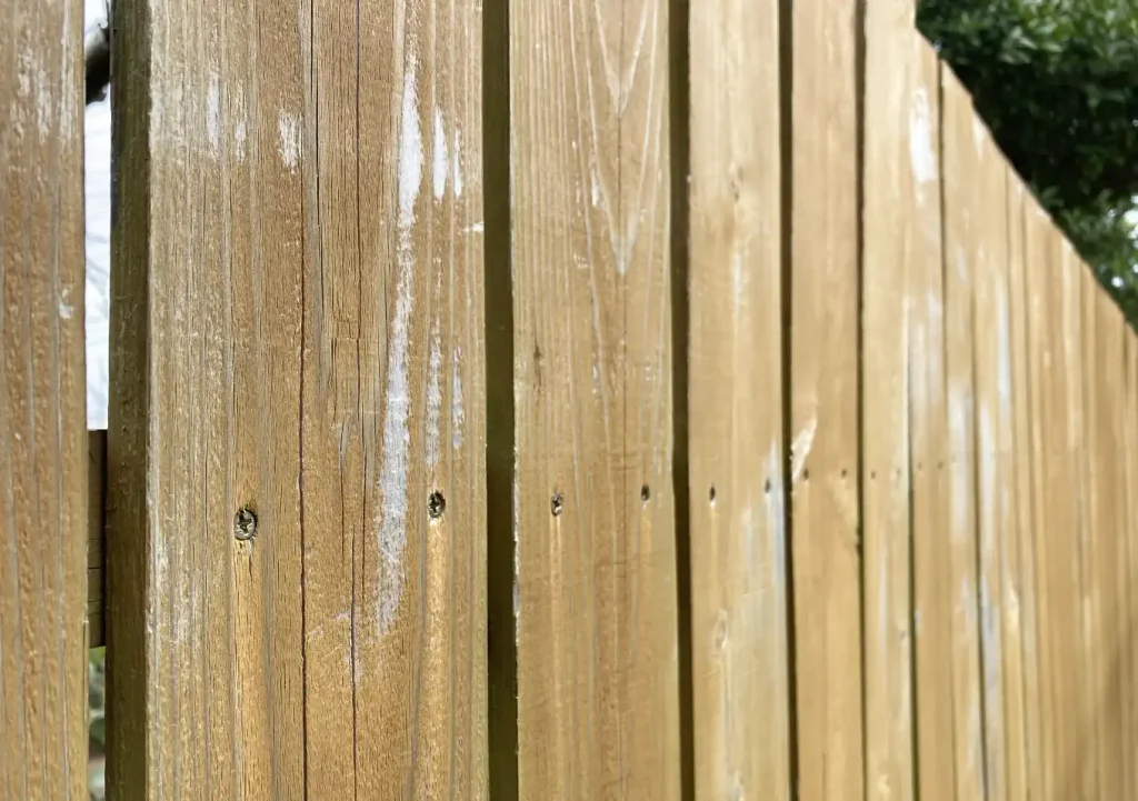 キシラデコールエクステリア（水性）ピニー／色味サンプル（杉）野地板ウッドフェンス／DIY研磨／素人でもできる目隠し／縦張り