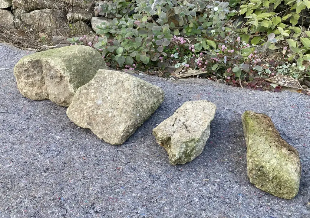 【簡単】石積DIY／庭の段差を石で埋める／木曽石／ミカゲ石／販売／購入場所／どこで買える？顔の位置／作り方／積み方