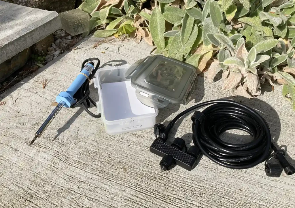 ガーデンライト【外構DIY】ひかリノベーション／配線方法（延長コネクターの保護）ダイソー「木のひかり」「壁のひかり」「地のひかり」「間のひかり」