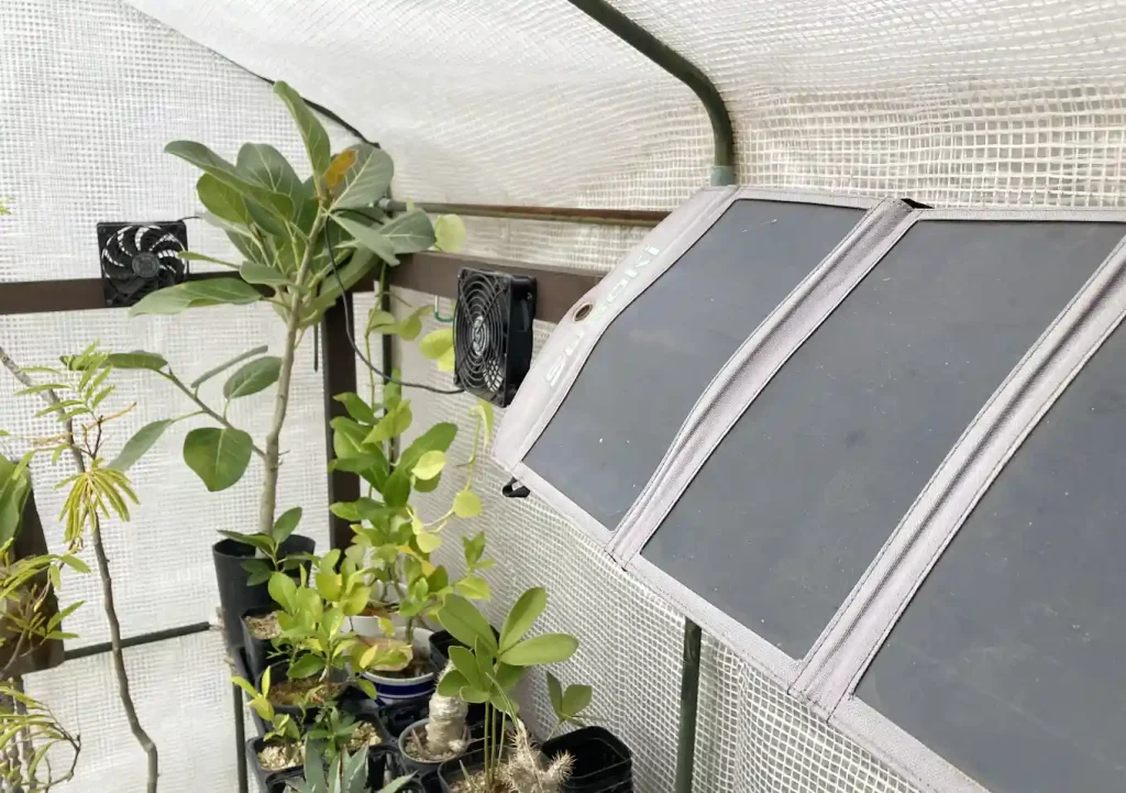 温室内換気用にソーラーファンをDIY／アマゾンで購入した格安USBファンとソーラーパネル／設置方法と空調循環アイテム自作