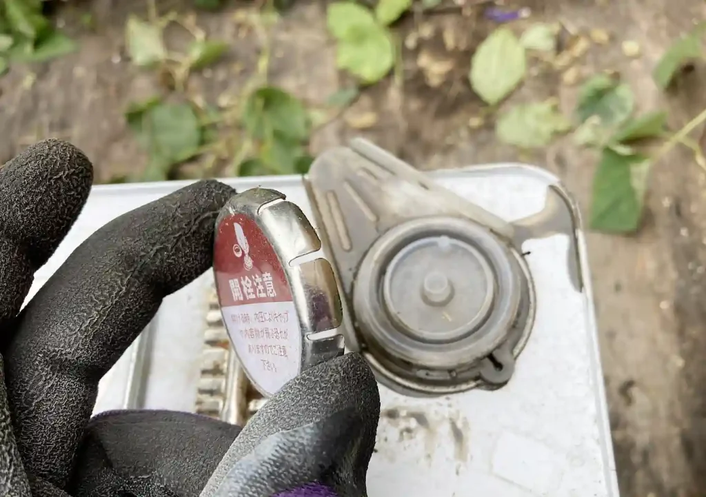 ペンキ蓋の開け方／塗料一斗缶（開閉方法）閉め方／金属栓_DIYあるある