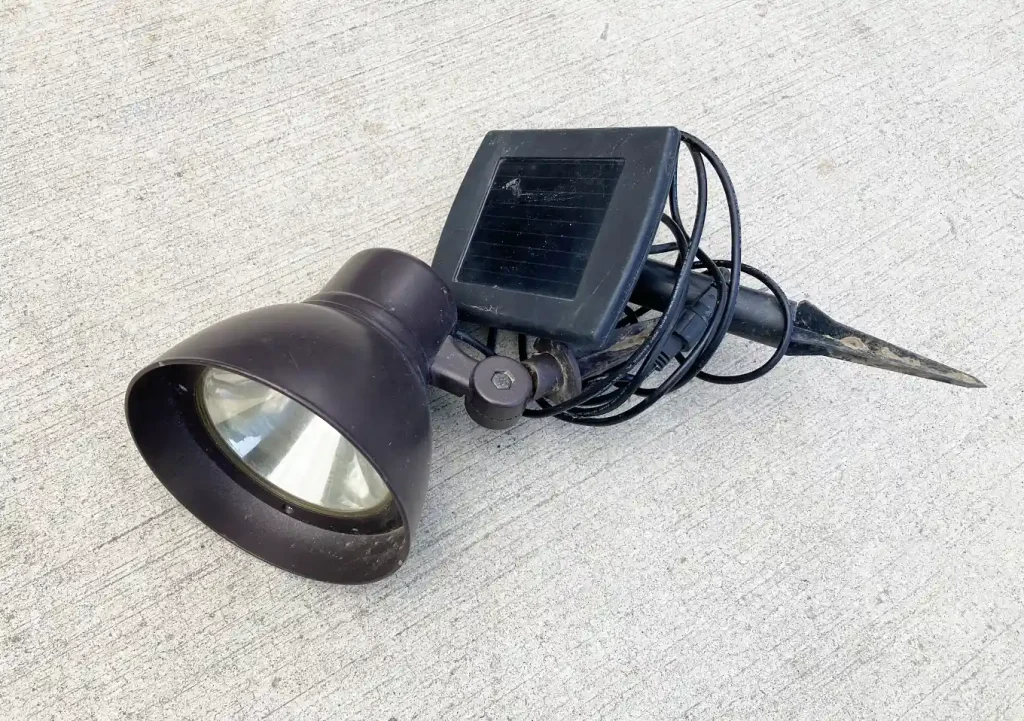 ひかリノベーション／有線vsソーラー光量比較／明るさが違う／メリット