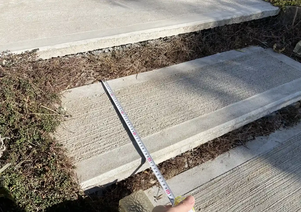 【簡単DIYガーデンアプローチ編】玄関エントランスの階段を自作する／コンクリート板／型枠作り方／グラウンドカバープランツ／植栽との共生ナチュラルガーデン・ロックガーデン